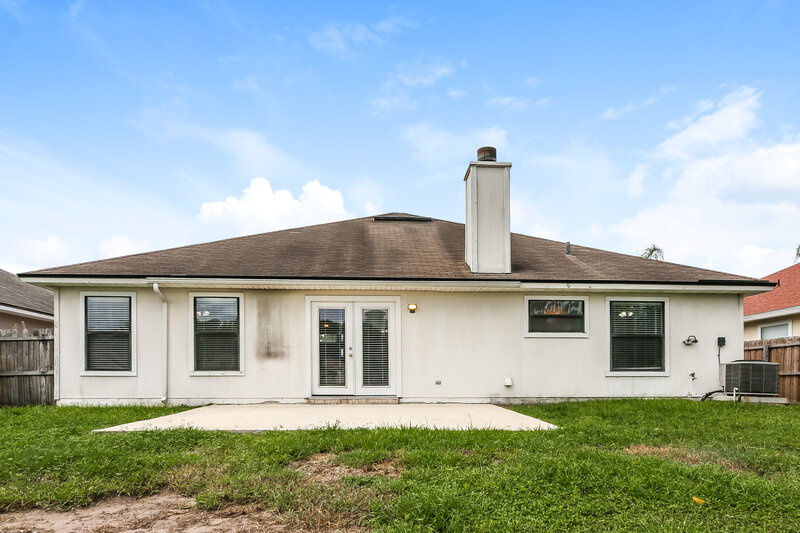 2,300/Mo, 2479 Coachman Lakes Dr Jacksonville, FL 32246 Rear View