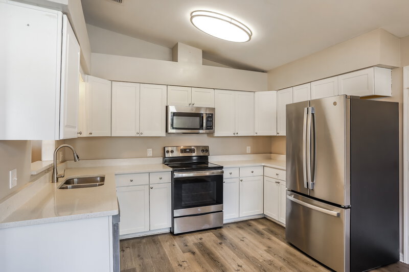 1,585/Mo, 1638 Sandy Hollow Loop Middleburg, FL 32068 Kitchen View 2