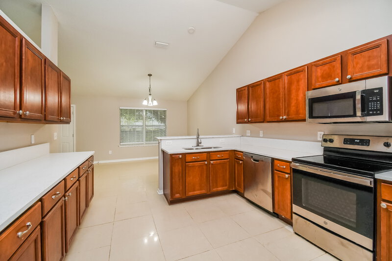 1,895/Mo, 3248 Silverado Cir Green Cove Springs, FL 32043 Kitchen View 2
