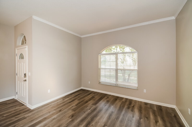 2,330/Mo, 5032 Toproyal Ln Jacksonville, FL 32277 Den View