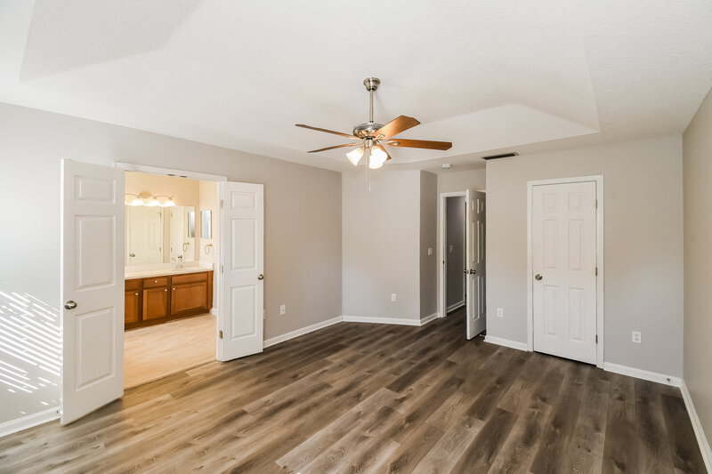 2,330/Mo, 5032 Toproyal Ln Jacksonville, FL 32277 Main Bedroom View 2