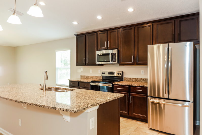 2,060/Mo, 3955 Chimney Swifts Lane Middleburg, FL 32068 Kitchen View