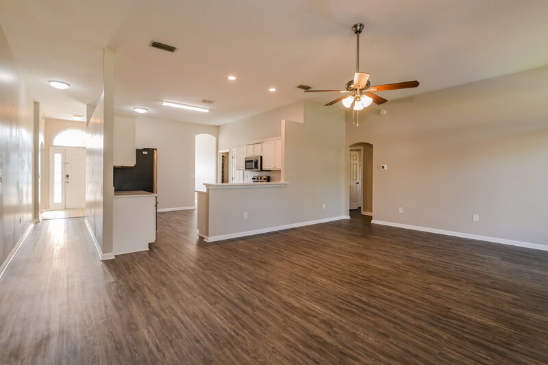 2,120/Mo, 12552 Big Gum Dr Jacksonville, FL 32218 Living Room View 2