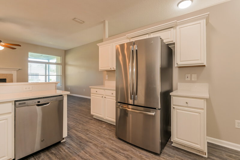 2,120/Mo, 12552 Big Gum Dr Jacksonville, FL 32218 Kitchen View 2
