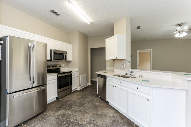 2,055/Mo, 3318 Side Out Ct Jacksonville, FL 32277 Kitchen View