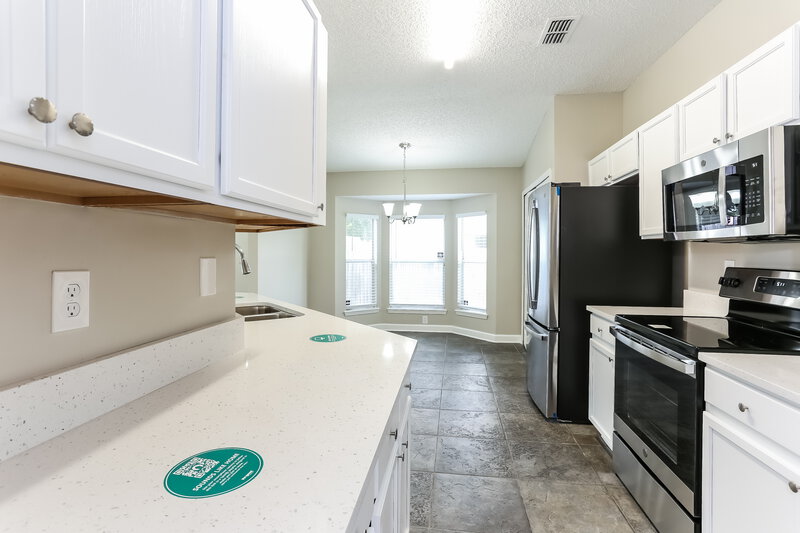 2,055/Mo, 3318 Side Out Ct Jacksonville, FL 32277 Kitchen View 3