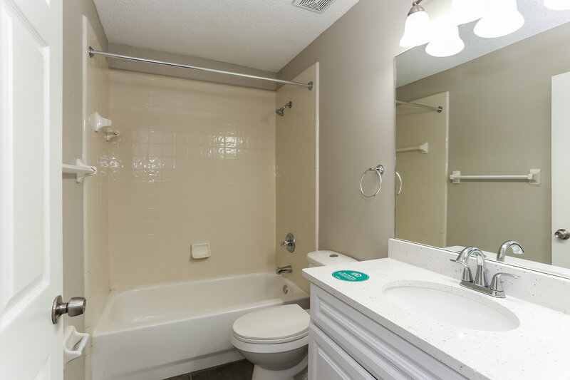 2,055/Mo, 3318 Side Out Ct Jacksonville, FL 32277 Bathroom View