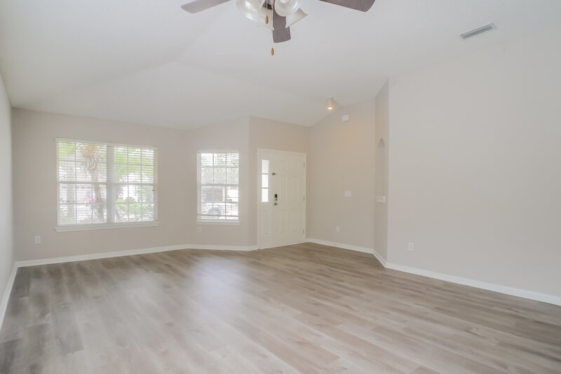 2,050/Mo, 1309 Ardmore St St Augustine, FL 32092 Living Room View