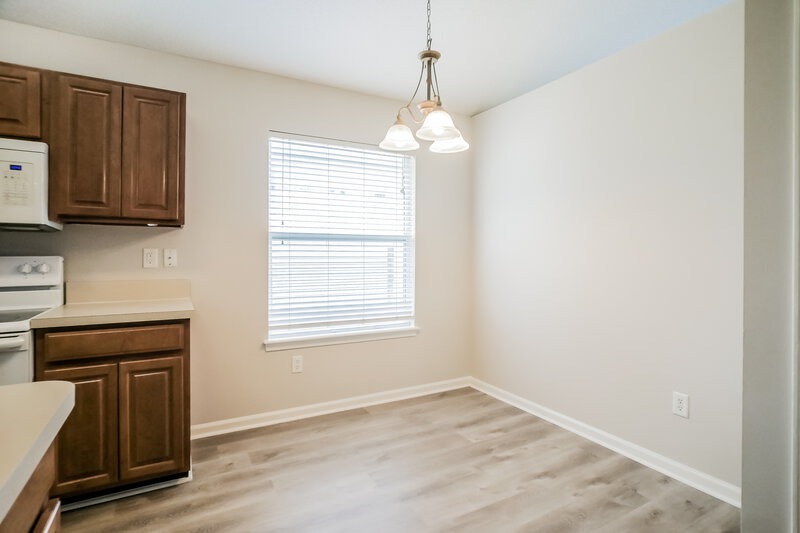 2,050/Mo, 1309 Ardmore St St Augustine, FL 32092 Dining Room View
