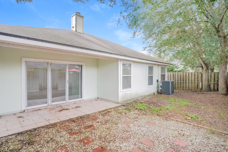 2,050/Mo, 1309 Ardmore St St Augustine, FL 32092 Rear View