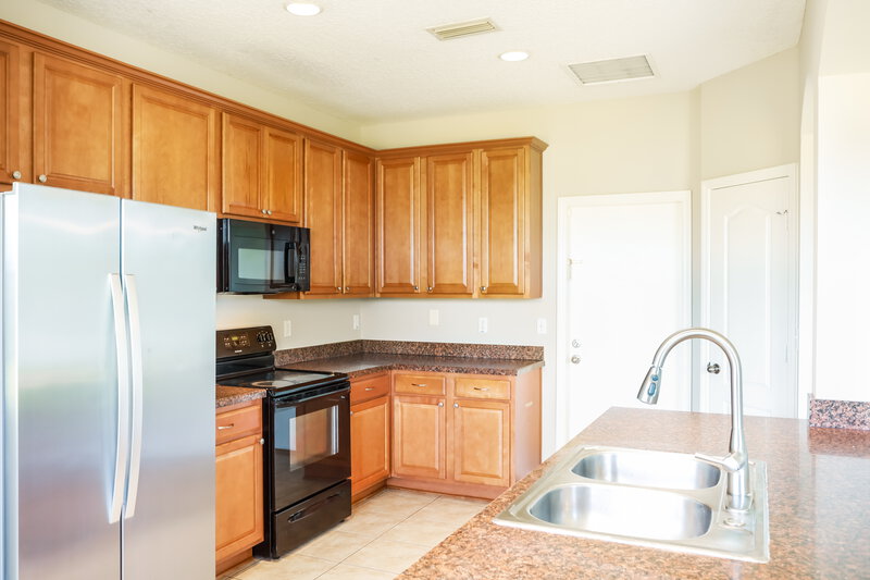 3,670/Mo, 2734 Wood Stork Trl Orange Park, FL 32073 Kitchen View
