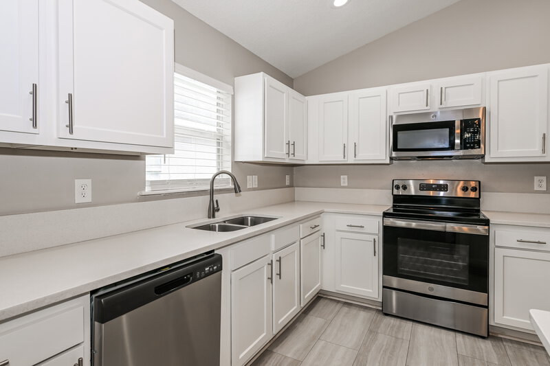 2,325/Mo, 12586 Brookchase Ln Jacksonville, FL 32225 Kitchen View