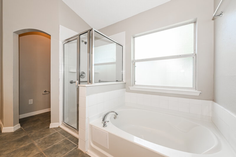 2,325/Mo, 12586 Brookchase Ln Jacksonville, FL 32225 Main Bathroom View 2