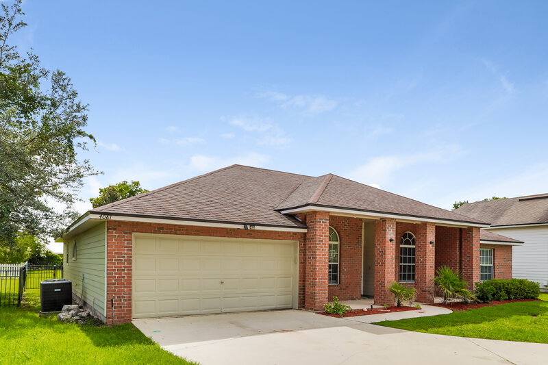 0/Mo, 4081 Edgeland Trail Middleburg, FL 32068 Front View
