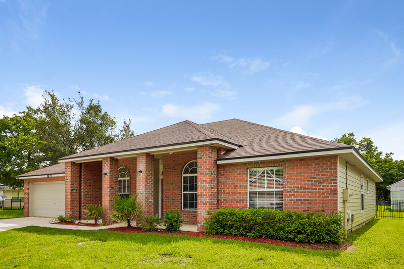 0/Mo, 4081 Edgeland Trail Middleburg, FL 32068 Front View 2