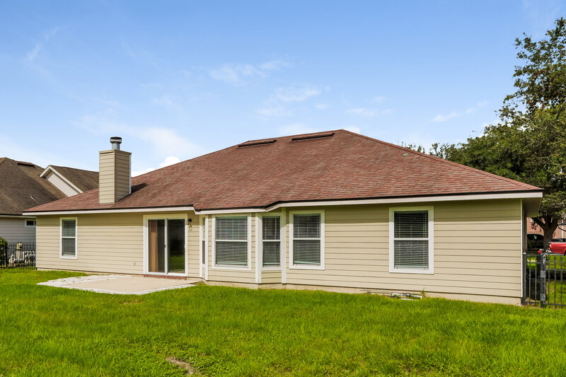0/Mo, 4081 Edgeland Trail Middleburg, FL 32068 Rear View 2