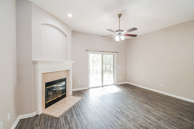 1,755/Mo, 2372 Cherokee Cove Trail Jacksonville, FL 32221 Living Room View