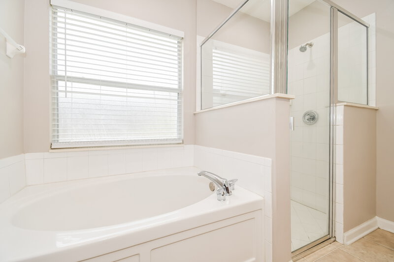 1,755/Mo, 2372 Cherokee Cove Trail Jacksonville, FL 32221 Main Bathroom View 2