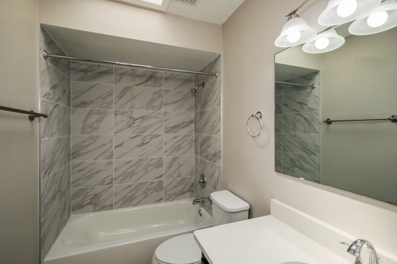 2,375/Mo, 11040 W MANDARIN STATION DR Jacksonville, FL 32257 Bathroom View