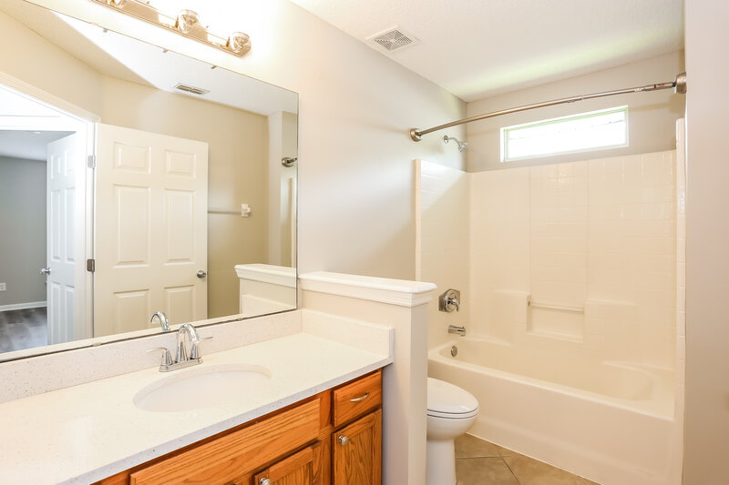 2,200/Mo, 542 Misty Morning Ct Jacksonville, FL 32218 Bathroom View