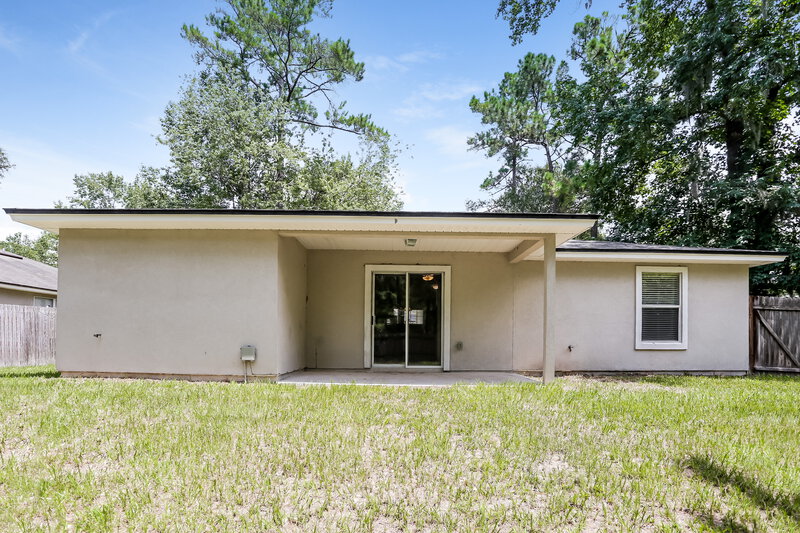2,500/Mo, 8954 Derrickson Dr Jacksonville, FL 32210 Rear View