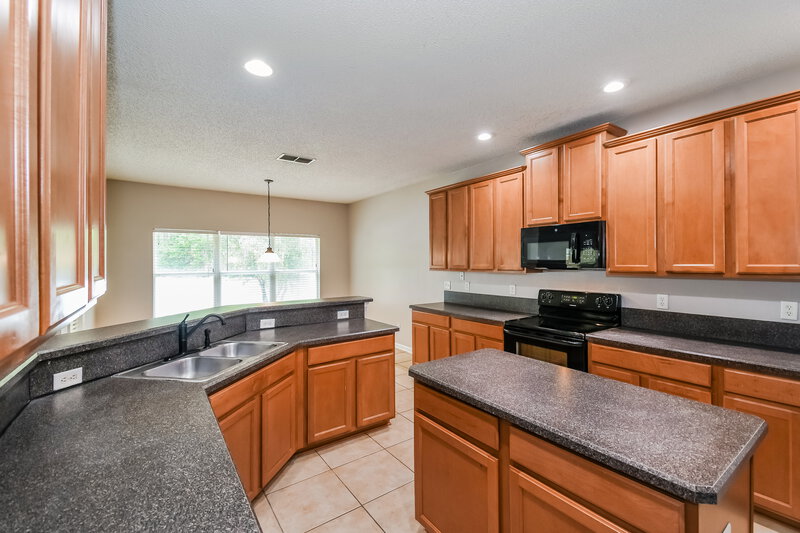 3,480/Mo, 133 Casa Sevilla Ave St Augustine, FL 32092 Kitchen View 2