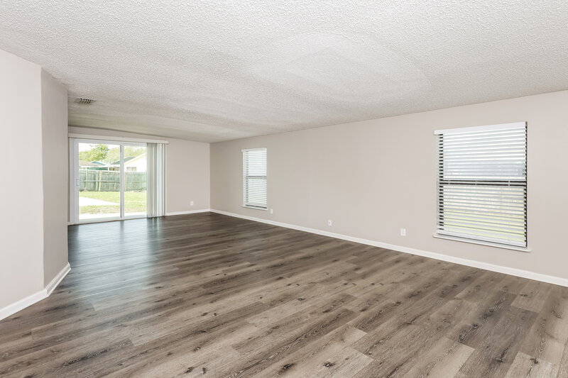 2,070/Mo, 2412 Balsamwood Ct Orange Park, FL 32065 Living Room View