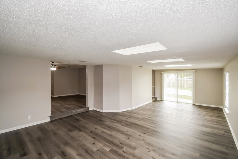 2,115/Mo, 2412 Balsamwood Ct Orange Park, FL 32065 Family Room View 3