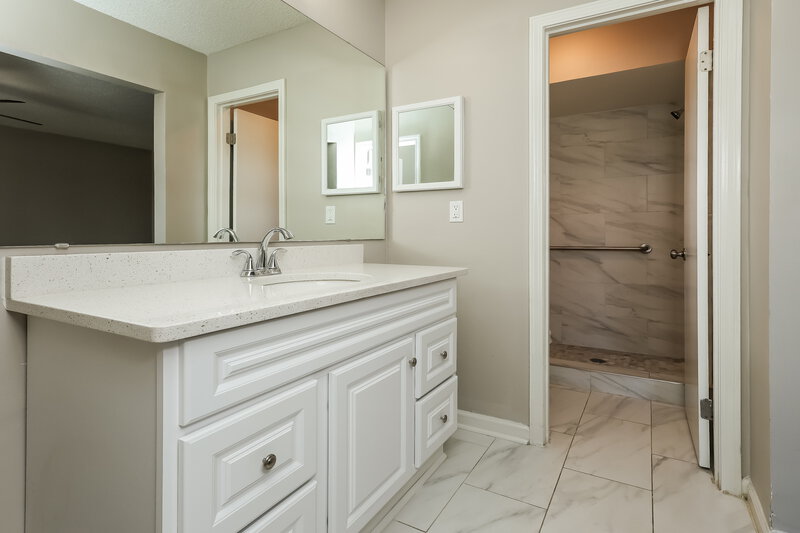 2,070/Mo, 2412 Balsamwood Ct Orange Park, FL 32065 Main Bathroom View