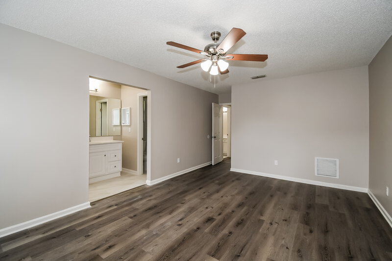 2,115/Mo, 2412 Balsamwood Ct Orange Park, FL 32065 Main Bedroom View 2