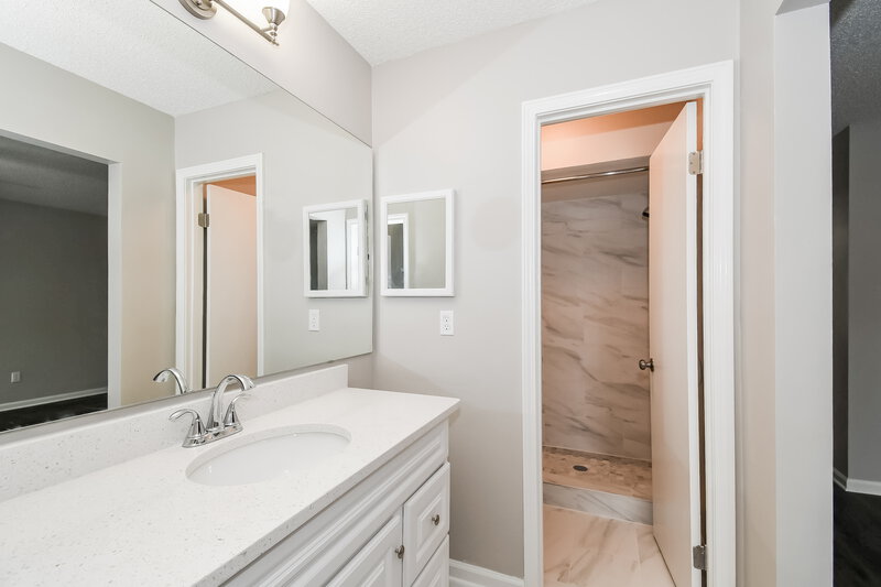 2,115/Mo, 2412 Balsamwood Ct Orange Park, FL 32065 Main Bathroom View