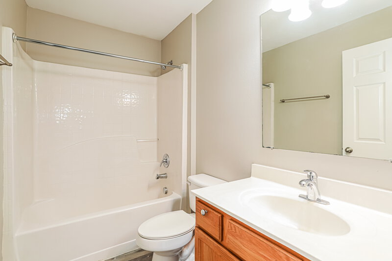 1,665/Mo, 3204 Talisman Dr Middleburg, FL 32068 Bathroom View