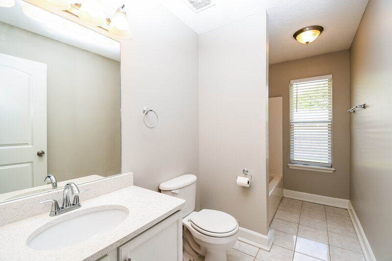 2,100/Mo, 3016 Golden Pond Blvd Orange Park, FL 32073 Bathroom View