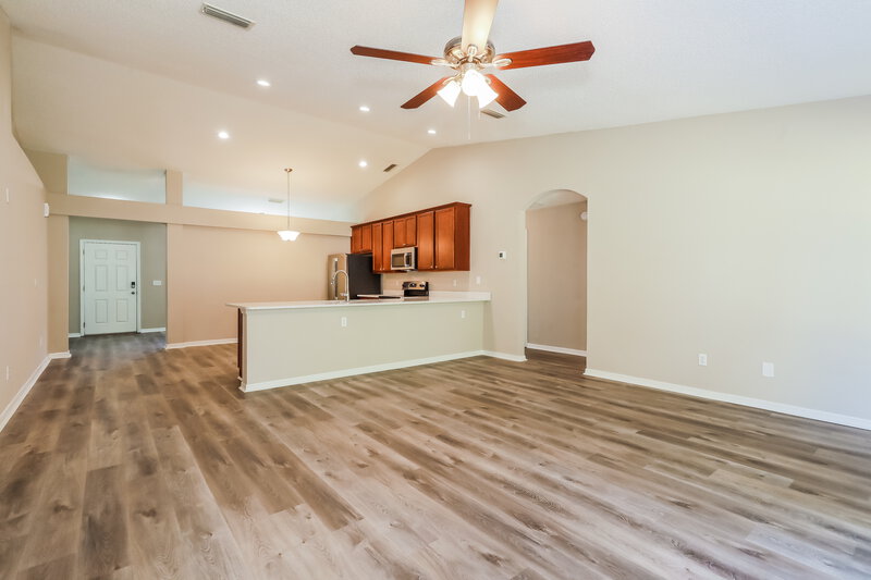 3,900/Mo, 498 Johns Creek Pkwy Saint Augustine, FL 32092 Living Room View 2