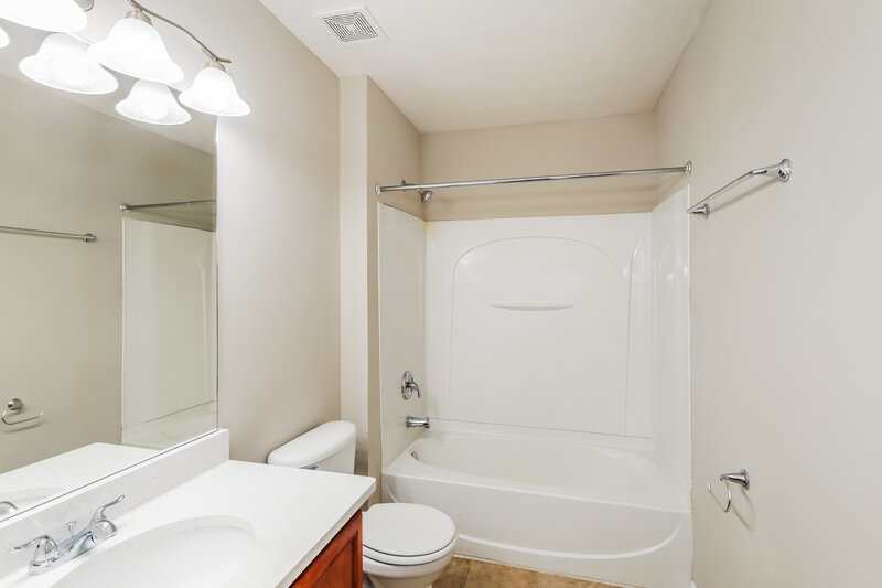 3,900/Mo, 498 Johns Creek Pkwy Saint Augustine, FL 32092 Bathroom View