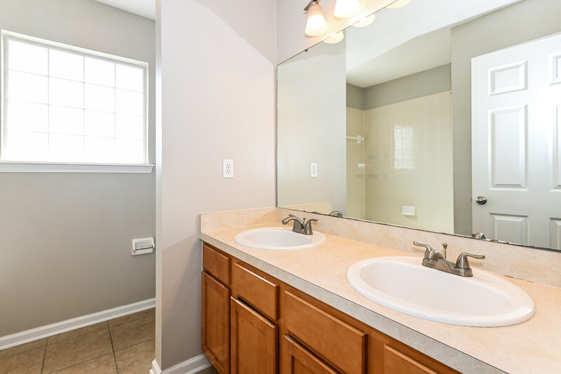 2,210/Mo, 3079 White Heron Trl Orange Park, FL 32073 Bathroom View
