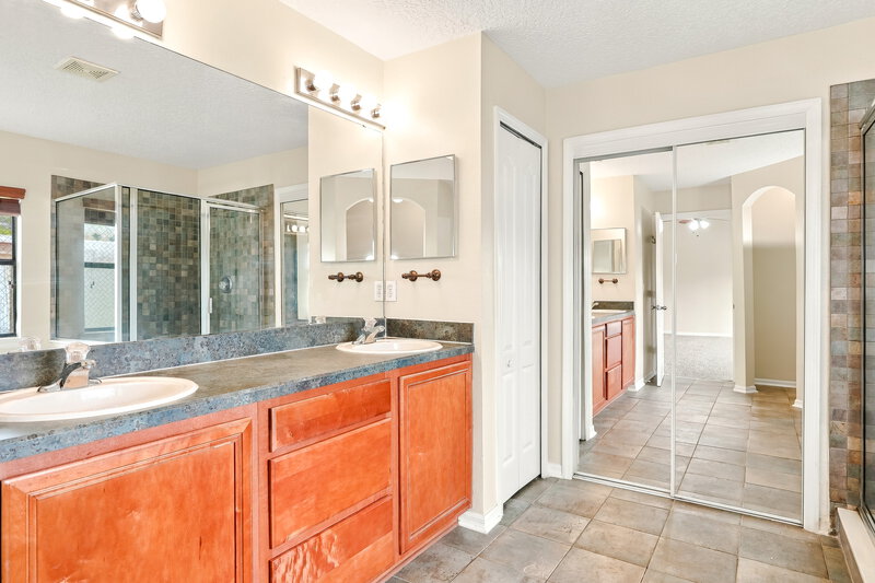 2,470/Mo, 3691 Blue Wing Ct Orange Park, FL 32065 Primary Bathroom View