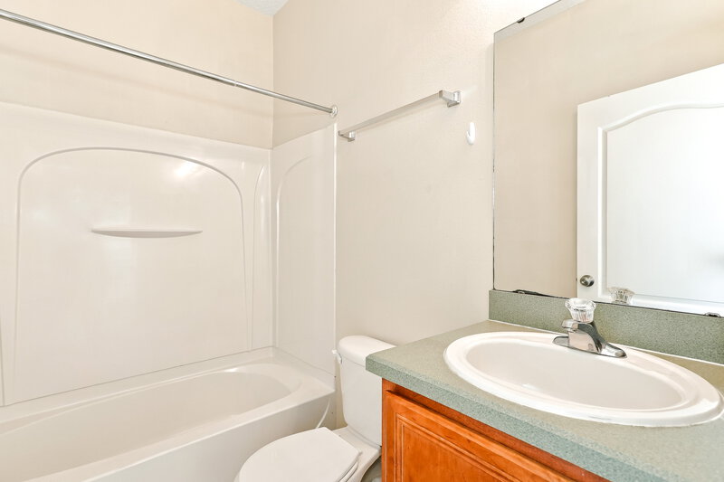 2,470/Mo, 3691 Blue Wing Ct Orange Park, FL 32065 Bathroom View
