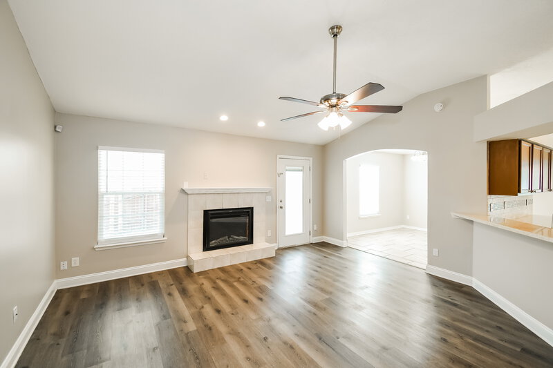 2,025/Mo, 2916 Waters View Cir Orange Park, FL 32073 Living Room View 2