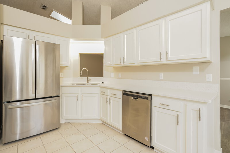 1,850/Mo, 1888 Corinth Ct Middleburg, FL 32068 Kitchen View