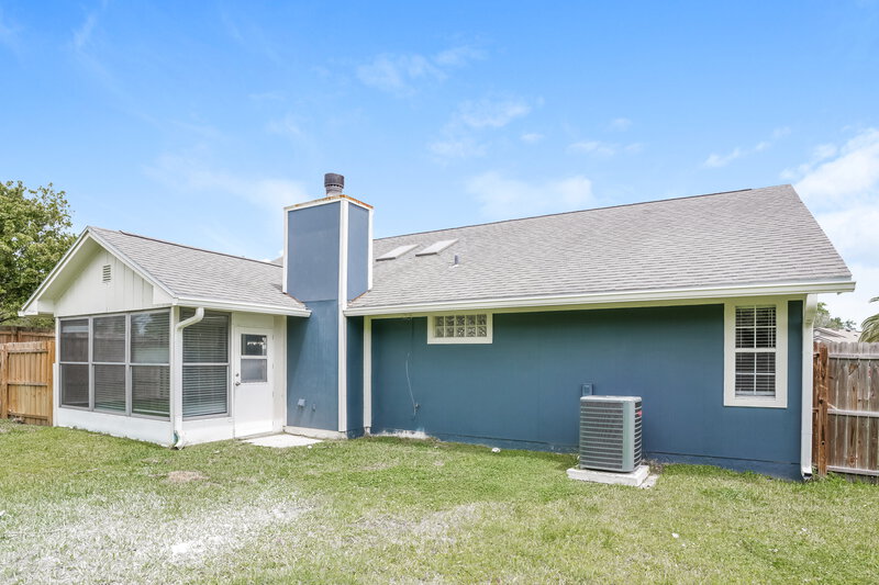1,850/Mo, 1888 Corinth Ct Middleburg, FL 32068 Rear View
