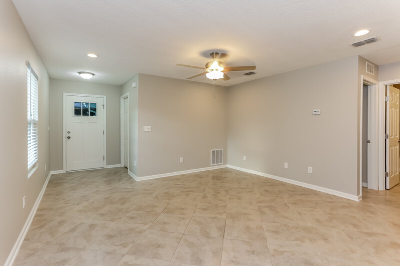 1,960/Mo, 8306 Highfield Ave Jacksonville, FL 32216 Living Room View