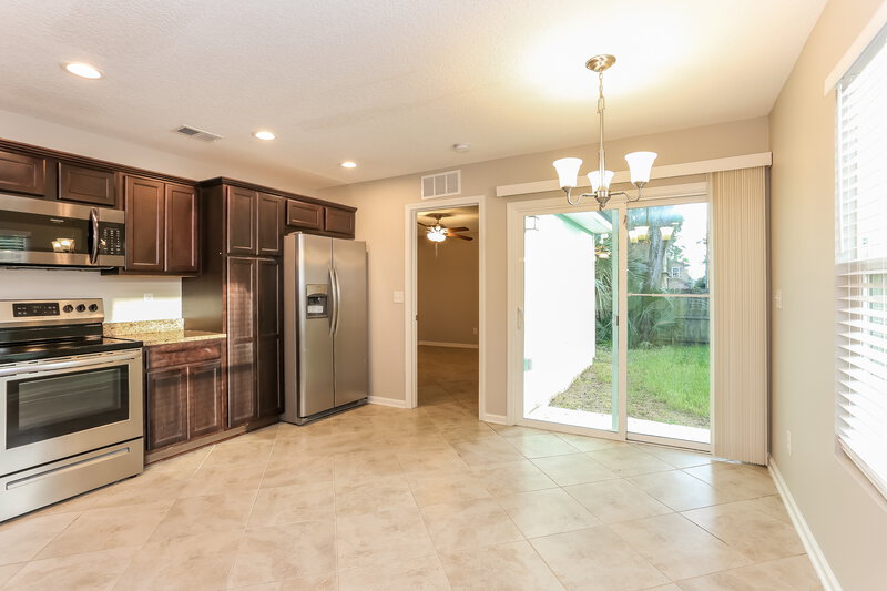 1,960/Mo, 8306 Highfield Ave Jacksonville, FL 32216 Dining Room View 2