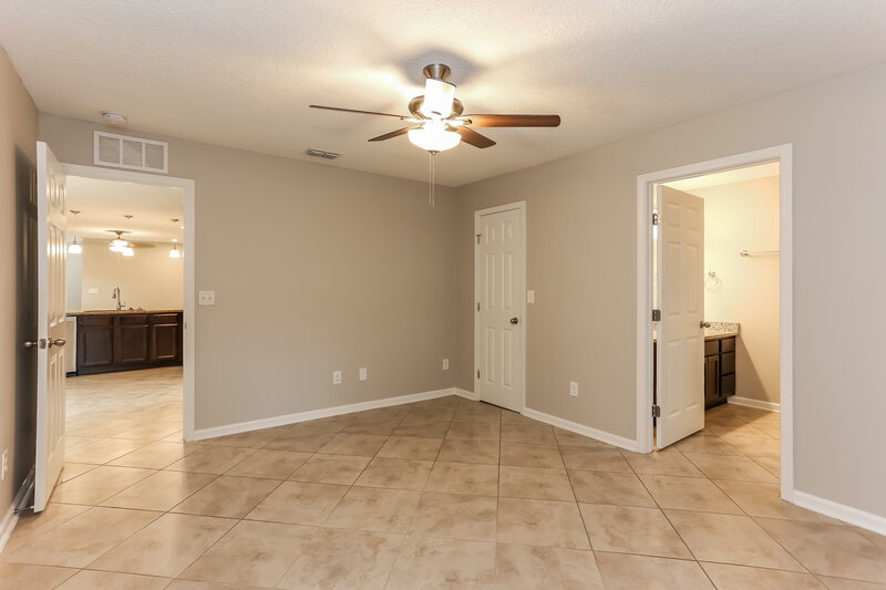 1,960/Mo, 8306 Highfield Ave Jacksonville, FL 32216 Main Bedroom View 2