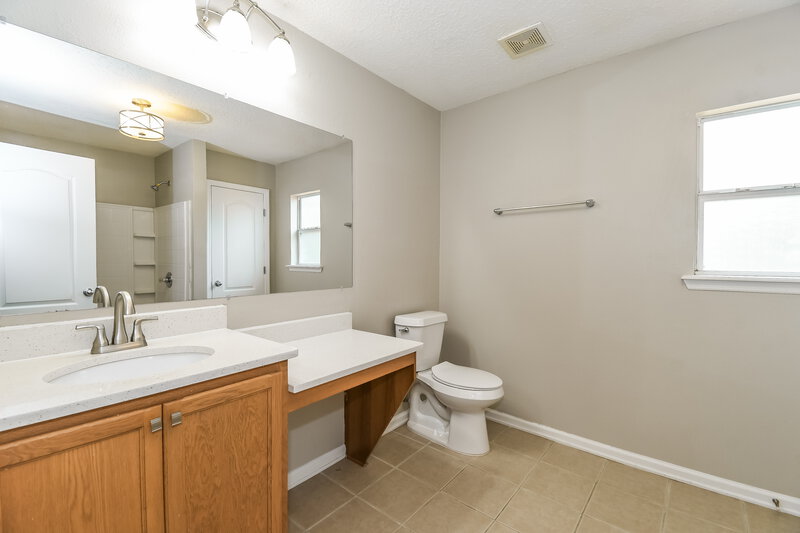 2,045/Mo, 2487 Britney Lakes Ln Jacksonville, FL 32221 Main Bathroom View