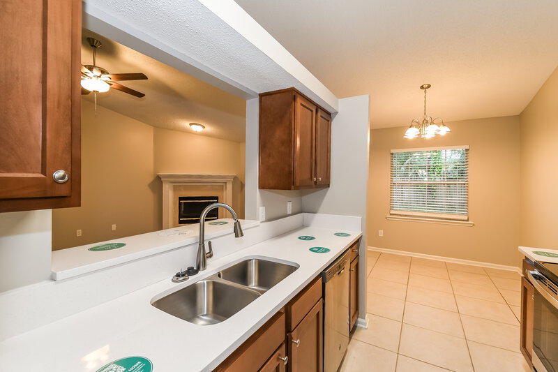 3,380/Mo, 12526 Richards Rook Ln Jacksonville, FL 32246 Kitchen View