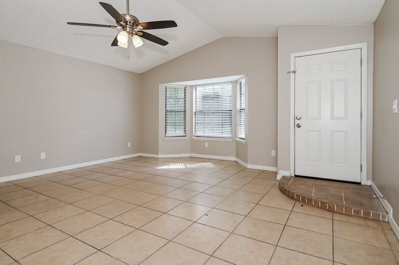 1,785/Mo, 1834 Manitoba Ct N. Middleburg, FL 32068 Living Room View