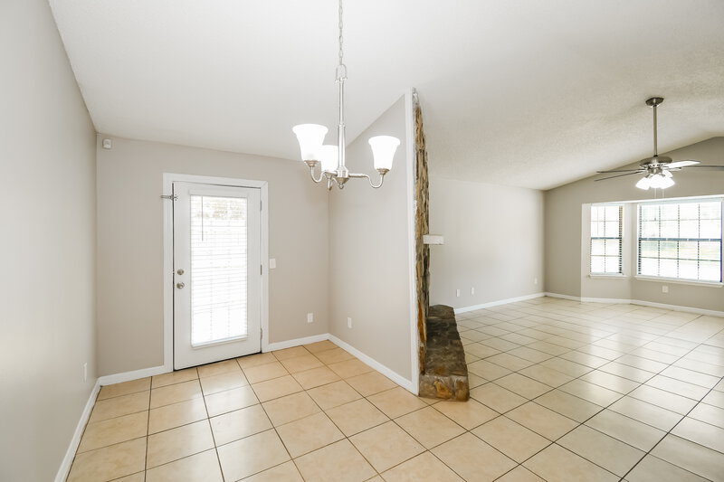1,695/Mo, 1834 Manitoba Ct N. Middleburg, FL 32068 Dining Room View