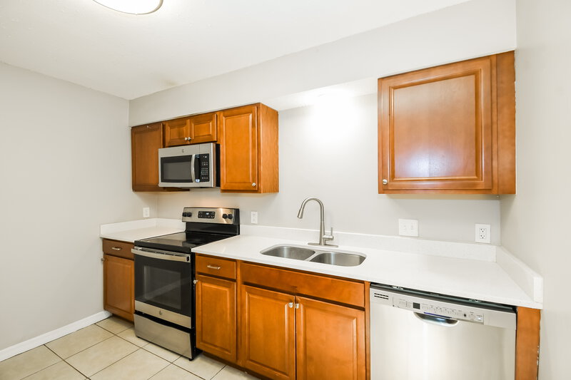 1,695/Mo, 1834 Manitoba Ct N. Middleburg, FL 32068 Kitchen View 2