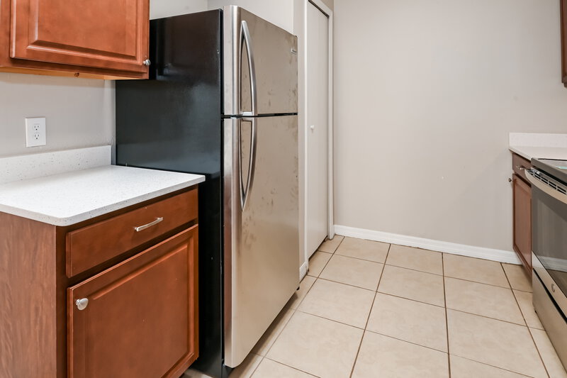 1,785/Mo, 1834 Manitoba Ct N. Middleburg, FL 32068 Kitchen View 2
